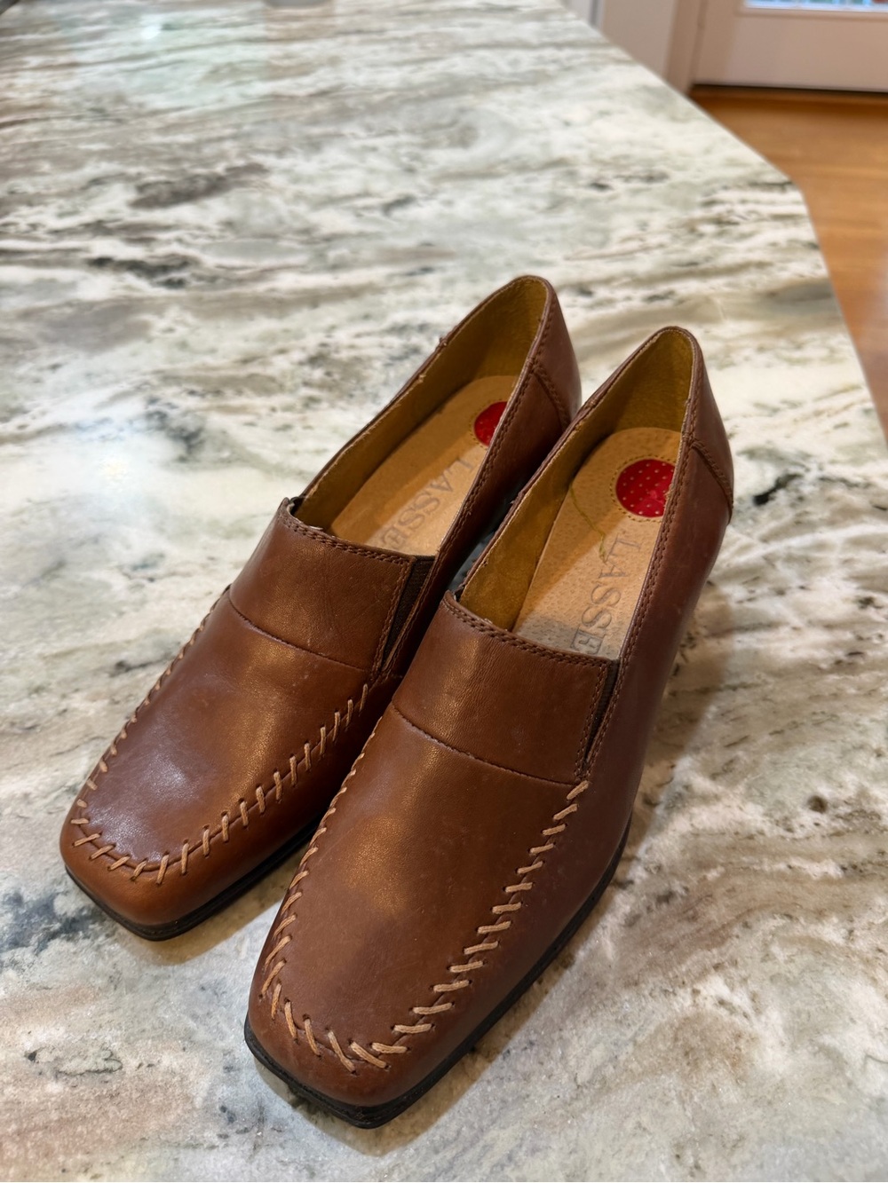 Women's Brown Leather Slip-On Moccasin Loafers